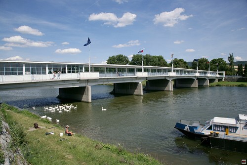img00106.jpg